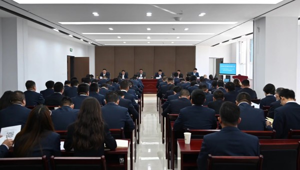 10月14日，交科公司召開2023年安委會(huì)（擴(kuò)大）會(huì)議暨項(xiàng)目綜合檢查通報(bào)會(huì)。會(huì)議傳達(dá)學(xué)習(xí)了2023年甘肅省第四次安委會(huì)擴(kuò)大會(huì)議精神等內(nèi)容，對(duì)公司上階段安全生產(chǎn)工作進(jìn)行了全面總結(jié)，對(duì)下階段安全生產(chǎn)工作進(jìn)